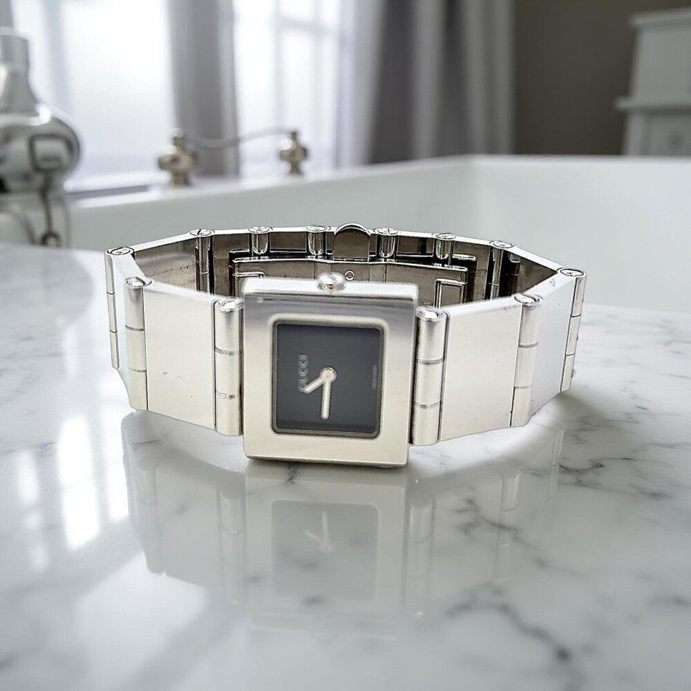 Gucci Stainless Steel Water Resistant Swiss Made Wristwatch 6" Estate G52 - Picture 9 of 12